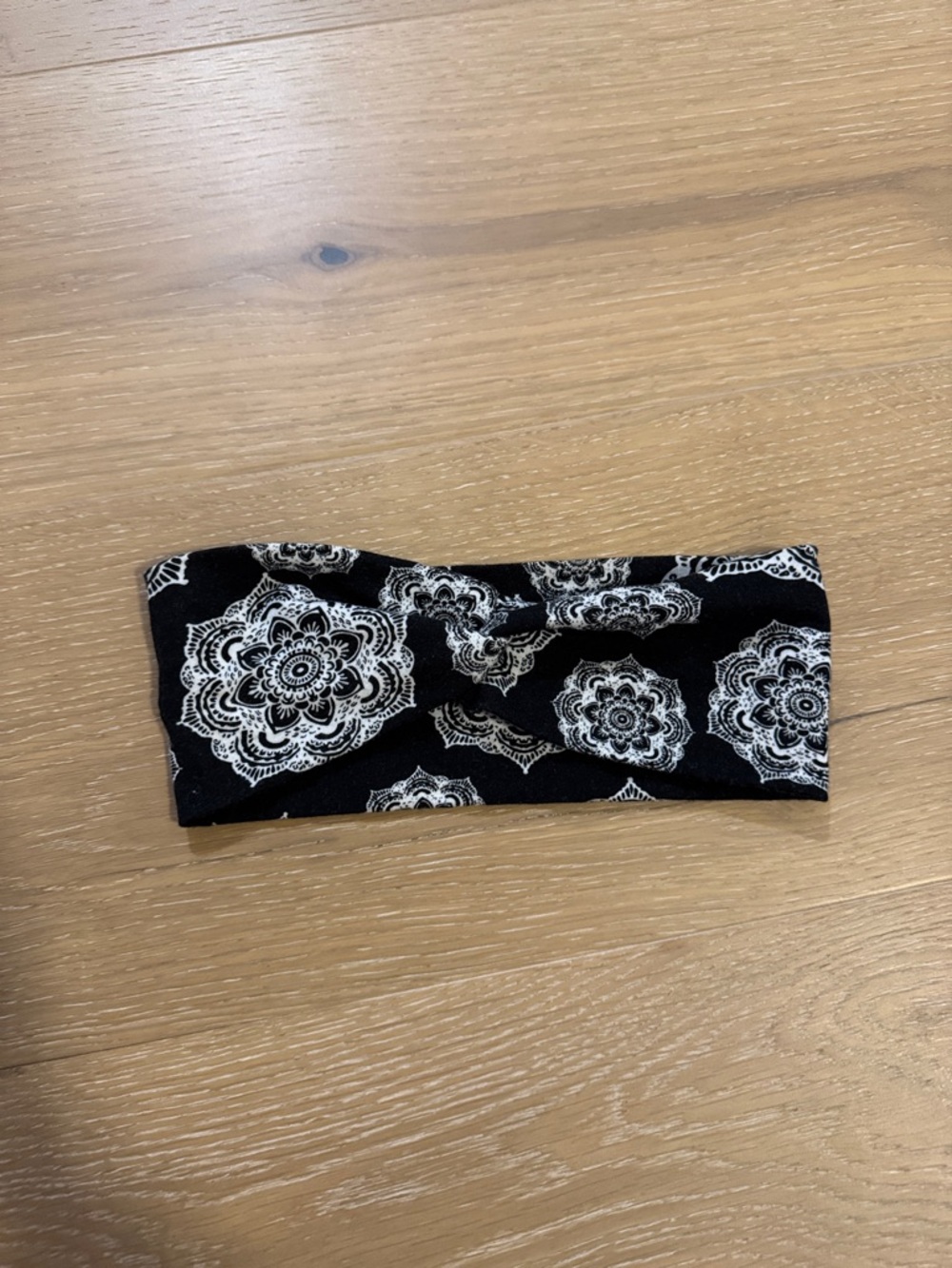 Black and White Floral Stretch Headband